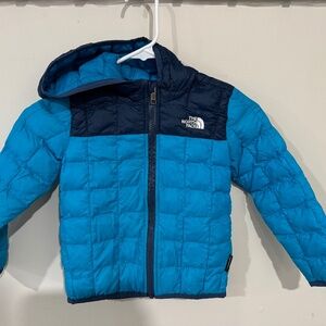 Boys 4T NorthFace jacket